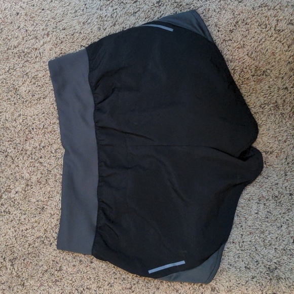 Adidas women’s running shorts SZ S - Picture 3 of 10